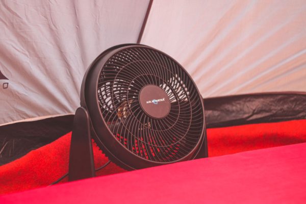 Dalam tenda Glamping Gunung Pancar Dalam tenda Glamping Gunung Pancar