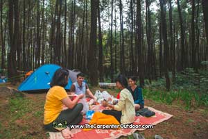 https://www.thecarpenteroutdoor.com/wp-content/uploads/2019/02/Camping-Sentul-Bogor.jpg