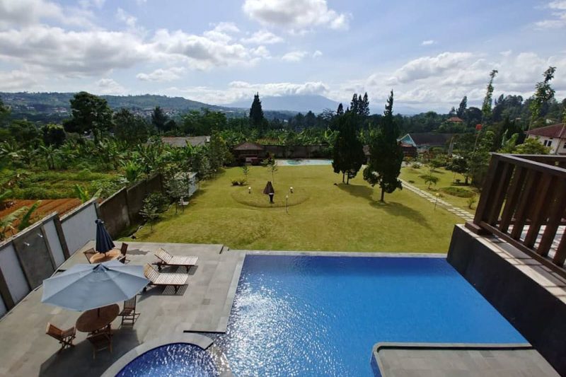 Land of Tranquil Light Villa Puncak