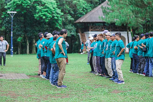 Kegiatan grouping di paket outbound puncak