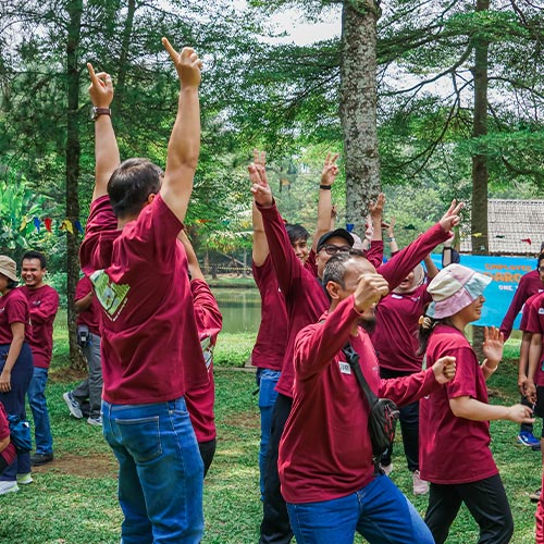 https://www.thecarpenteroutdoor.com/wp-content/uploads/2024/08/Outbound-Team-Building.jpg