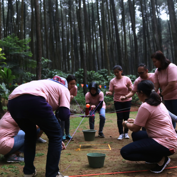 Outbound Games dan trekking curug outbound team building game di sentul bogor